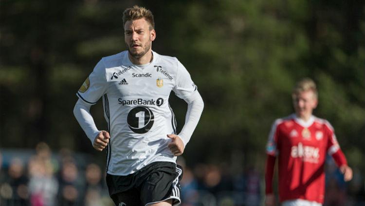 Nicklas Bendtner saat bermain untuk Rosenborg BK. Copyright: Getty Images