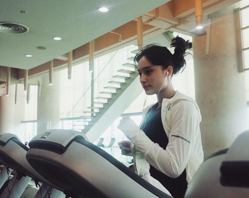 Tatjana Saphira ketika sedang berolahraga. Copyright: instagram @tatjanasaphira