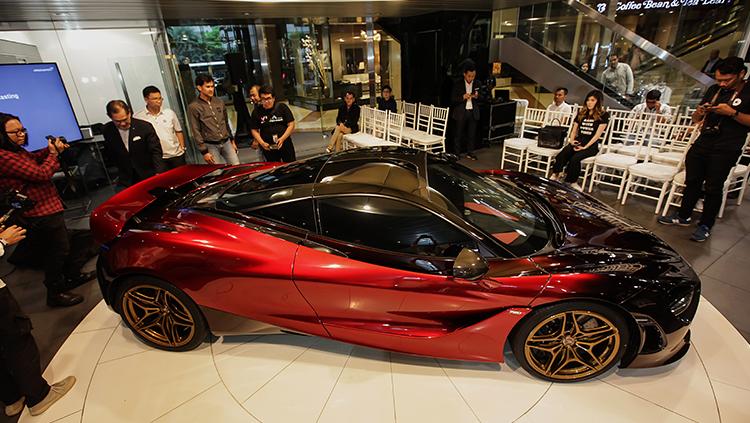 McLaren 720S yang hadir di Jakarta, menjalin silaturahmi dengan rekan-rekan media melaksanakan buka puasa bersama. - INDOSPORT