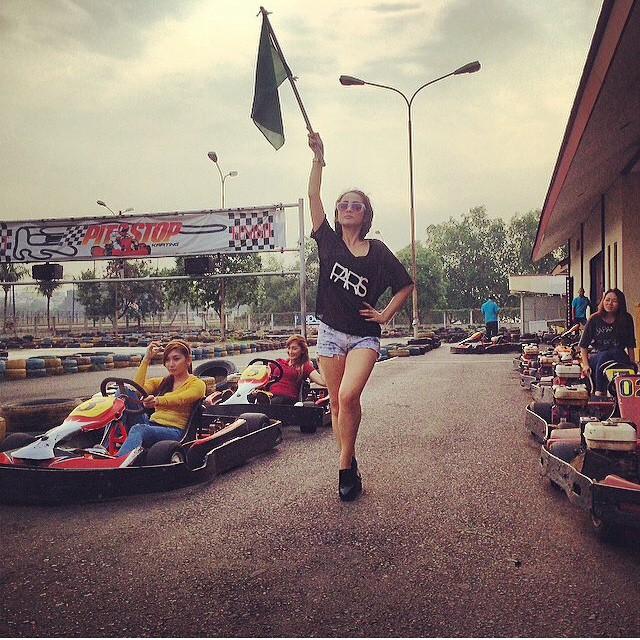 Chant Felicia saat olahraga Gokart. Copyright: instagram @chantfelicia