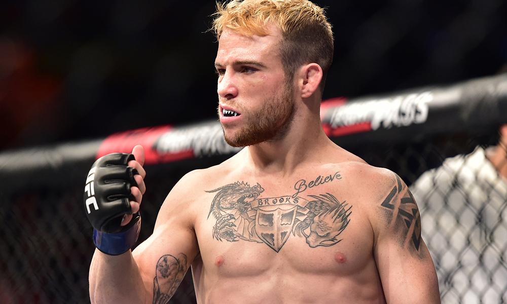 Jarred Brooks lakukan kesalahan pada pertarungan kontra Jose Torres. - INDOSPORT