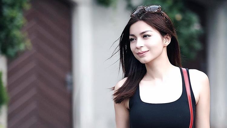 Presenter cantik, Sandra Olga.