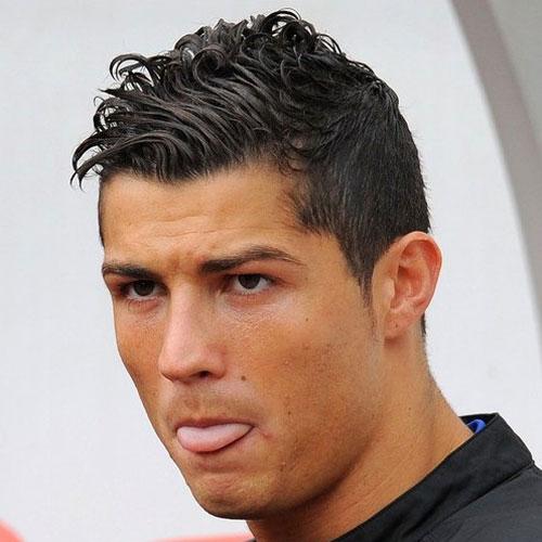 Gaya rambut ala Cristiano Ronaldo terus berganti. Copyright: INDOSPORT