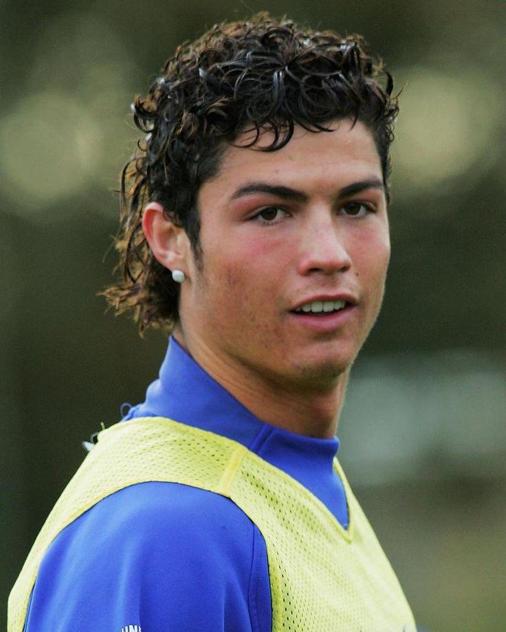 Gaya rambut Cristiano Ronaldo. Copyright: menshairstylestoday.com