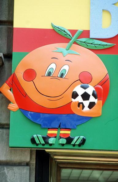 Naranjito, maskot Piala Dunia 1982 di Spanyol. Copyright: INDOSPORT