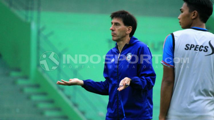 Pelatih kepala Arema FC, Milan Petrovic. Copyright: Ian Setiawan/INDOSPORT
