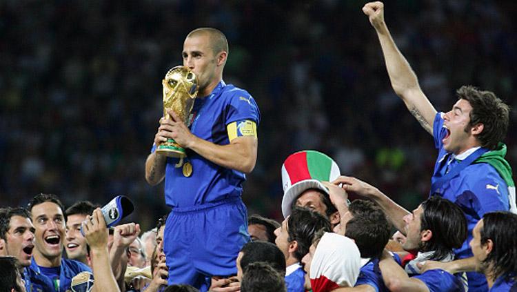 Fabio Cannavaro saat menjuarai Piala Dunia 2006 bersama Timnas Italia. Copyright: Getty Images