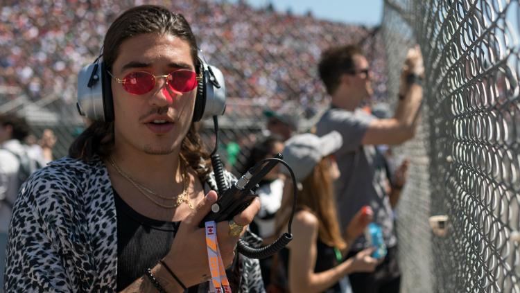 Gaya nyentrik Hector Bellerin di Formula 1 GP Kanada 2018. - INDOSPORT