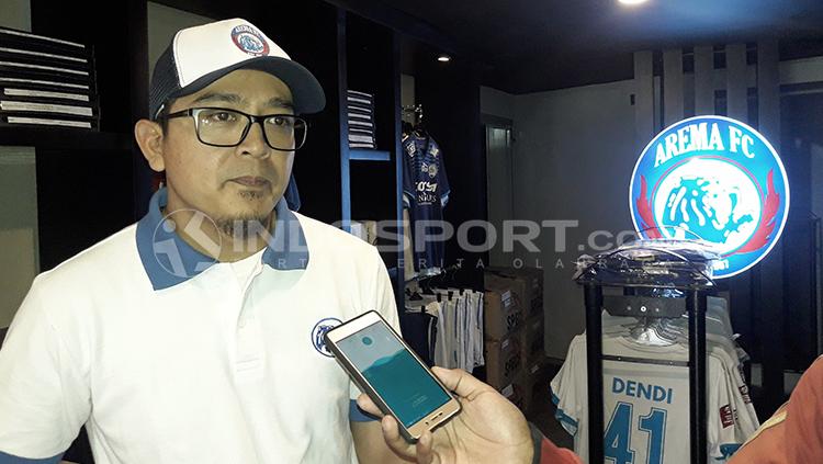 General Manager Arema FC, Yusrinal Fitriandi enggan terburu-buru untuk mendatangkan pelatih baru pengganti I Putu Gede untuk kompetisi Liga 1 2023/2024. - INDOSPORT