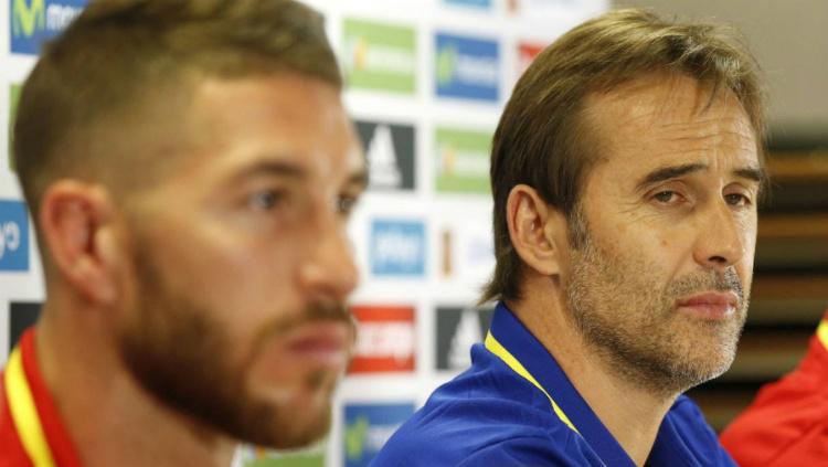 Sergio Ramos dan Julen Lopetegui dalam konferensi pers Timnas Spanyol.