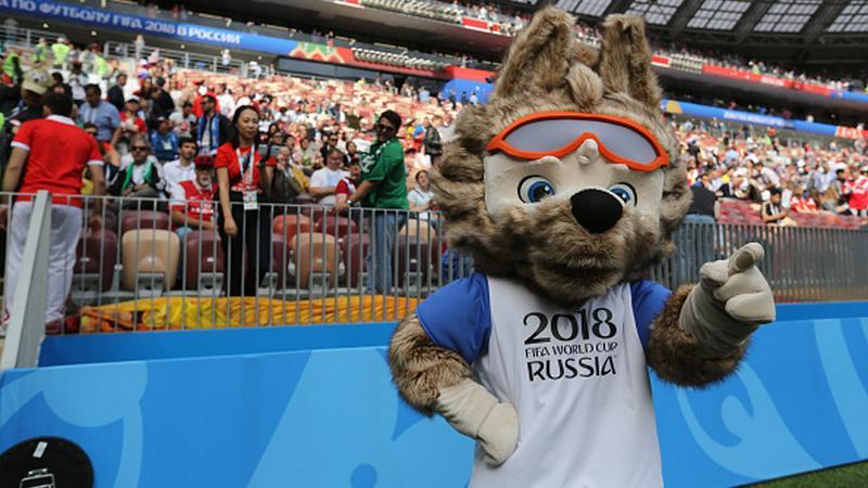 Zabivaka, maskot Piala Dunia 2018, menyapa para penonton yang hadir di Luzhniki Stadium.