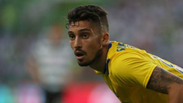 Alex Telles saat bersama Brasil.