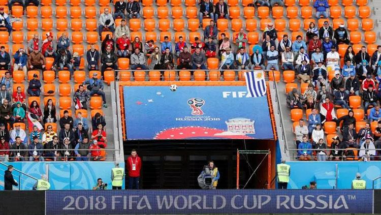 Kondisi bangku penonton di laga Mesir vs Uruguay di Piala Dunia 2018. - INDOSPORT