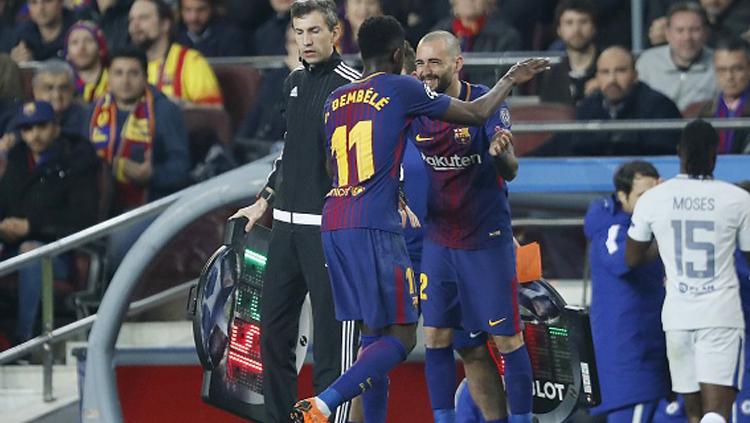 Gelandang sayap Barcelona, Aleix Vidal (kanan) saat menggantikan Ousmane Dembele. - INDOSPORT