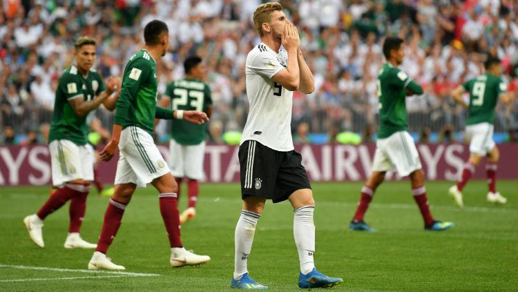 Timo Werner saat gagal mencetak gol dalam laga Jerman vs Meksiko, Minggu (17/06/18).