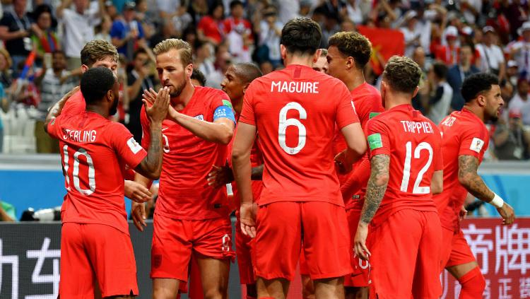 Skuat Timnas Inggris merayakan gol Harry Kane ke gawang Tunisia, dalam laga Grup G Piala Dunia 2018, Selasa (19/06/18).