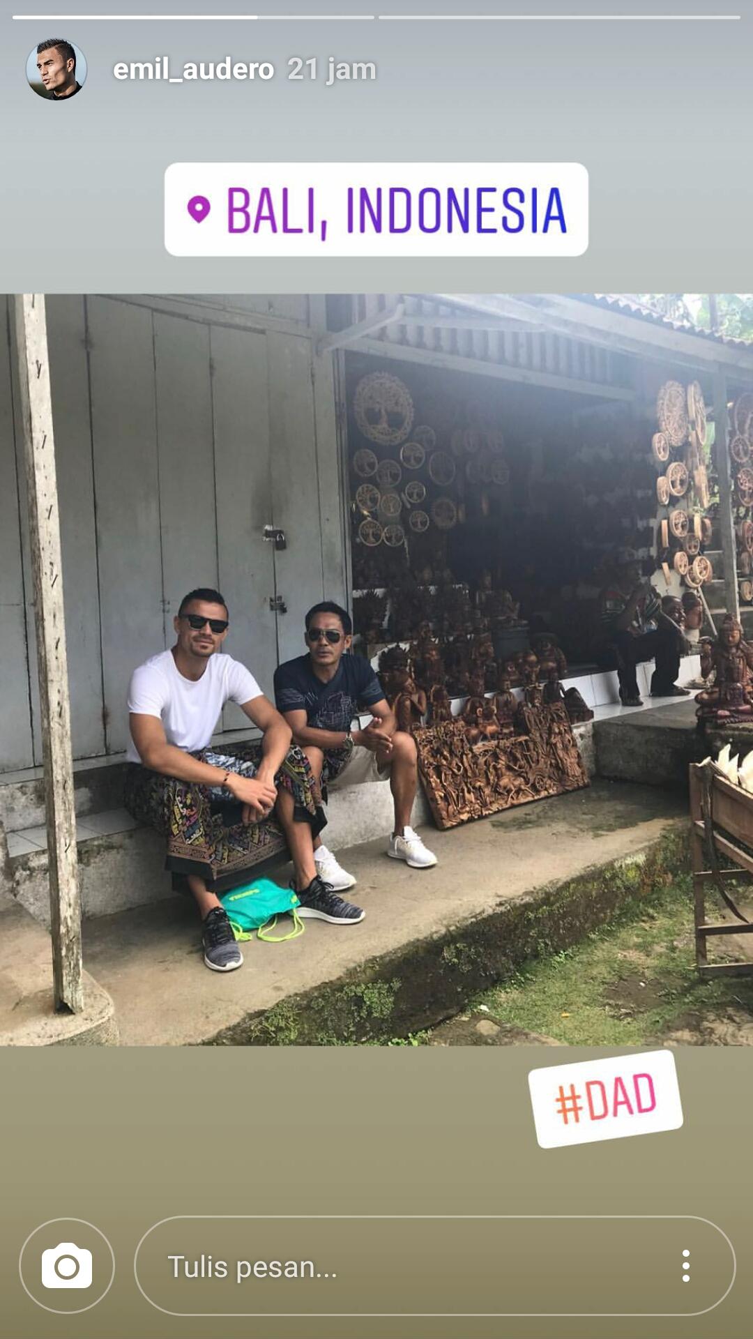 Kiper Juventus, Emil Audero sedang berada di Bali. Copyright: Instagram @emil_audero