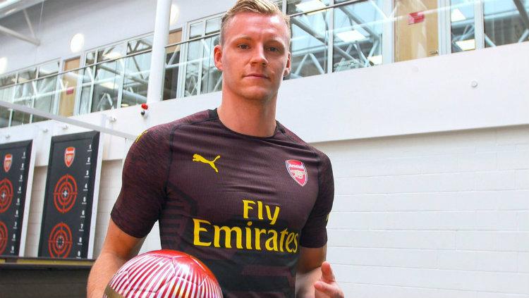 Kiper anyar Arsenal Bernd Leno saat diperkenalkan publik. Copyright: Getty Images