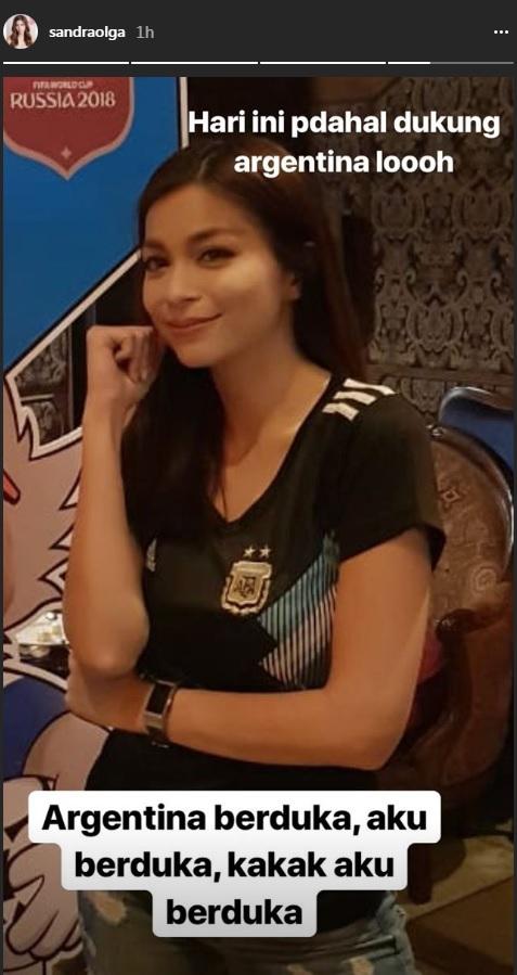 Sandra Olga ungkapkan kekecewaannya atas kekalahan Argentina atas Kroasia di Piala Dunia 2018. Copyright: Instagram@Sandraolga