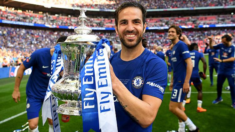 Cesc Fabregas cukup berperan dalam memberikan gelar Piala FA untuk Chelsea di musim 2017/18. Copyright: INDOSPORT