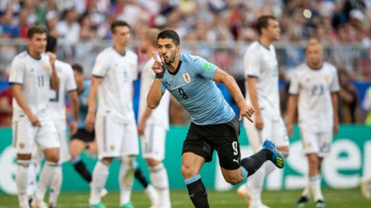 Luis Suarez dikenal sebagai pemain yang kontroversial.