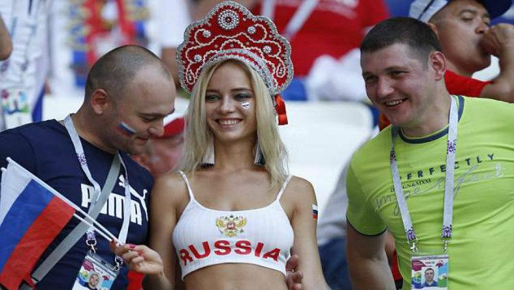 Natalya Nemchinova fans Rusia di Piala Dunia 2018 yang diduga bintang film dewasa.