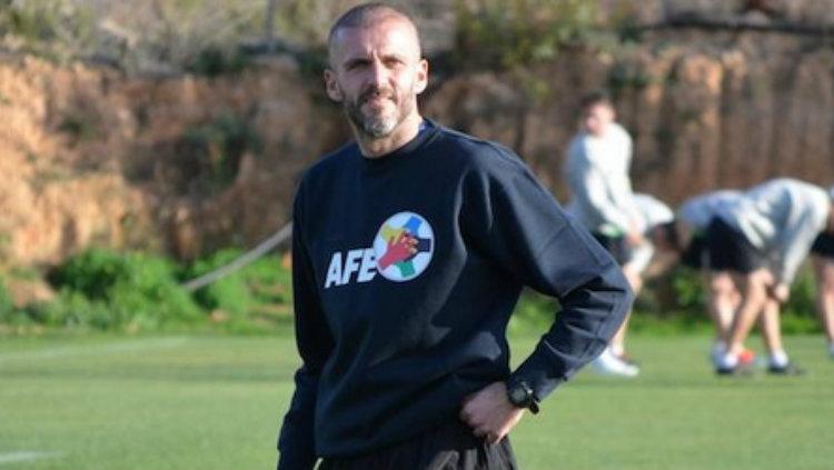 Pelatih baru PSS Sleman, Eduardo Perez, ternyata memiliki rekam jejak yang bagus salah satunya menjuarai Liga Qatar di klub Al Sadd saat menjadi asisten Xavi Hernandez.