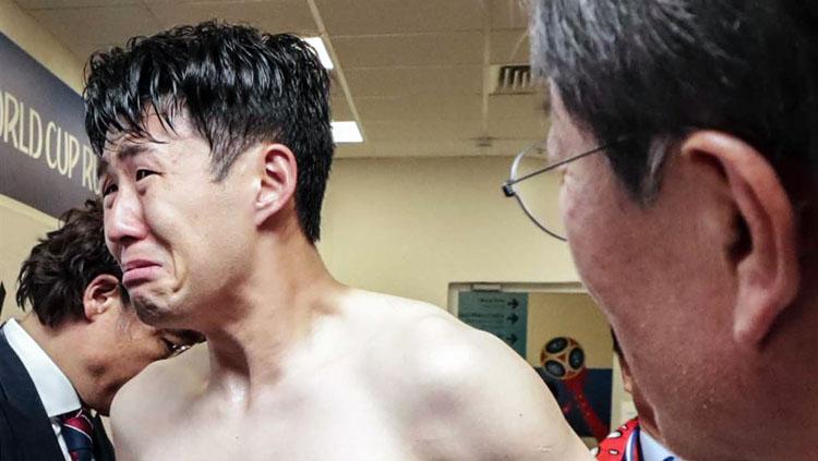 Son Heung-min menangis usai kekalahan Korea Selatan - INDOSPORT