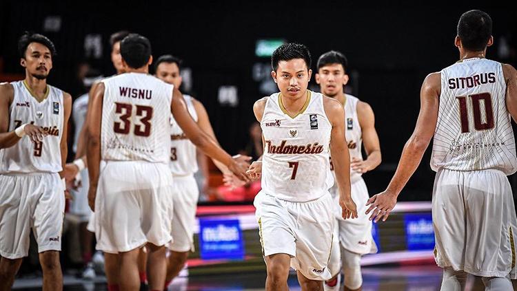 Timnas Basket Indonesia melakukan selebrasi. - INDOSPORT