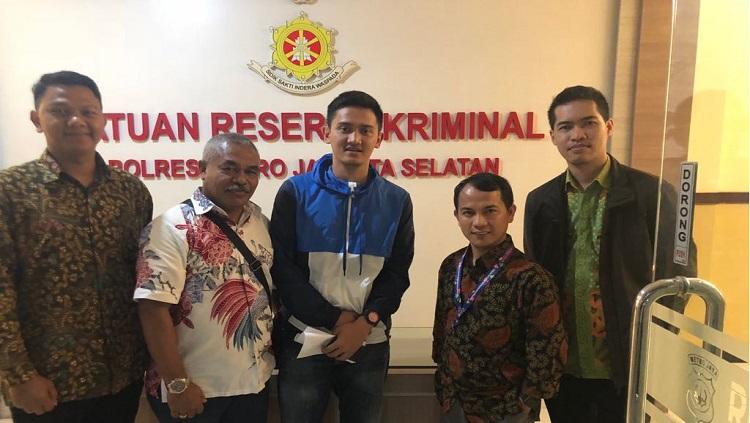 Ahmad Siroj Fadlolloh melaporkan kasusnya ke polisi. - INDOSPORT