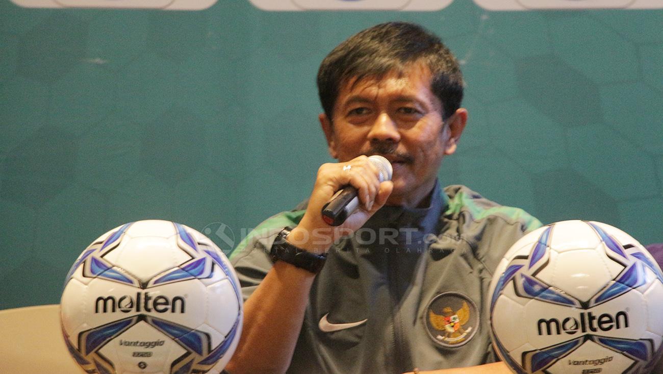 Indra Sjafri saat press conference di Hotel Java Paragon, Surabaya Jawa Timur. Sabtu (30/6/18).