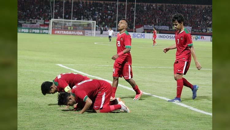 Selebrasi para pemain Timnas U-19 usai mencetak gol ke gawang Laos. - INDOSPORT