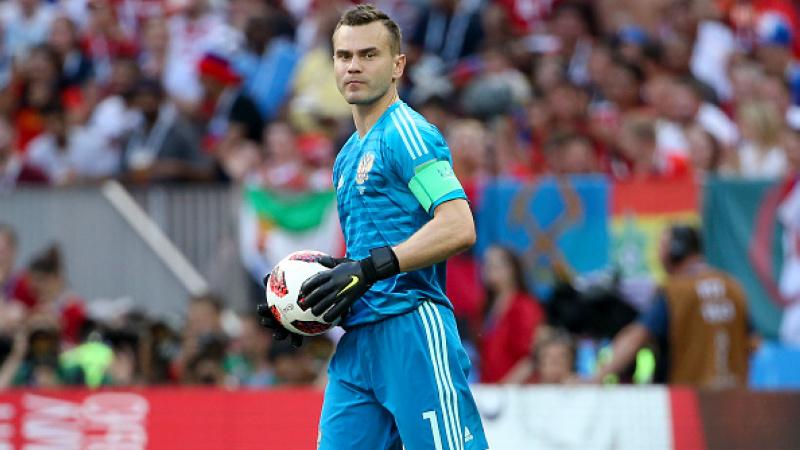 Igor Akinfeev, penjaga gawang Rusia. Copyright: INDOSPORT