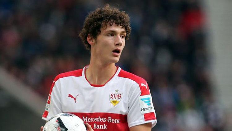 Benjamin Pavard, pemain Stuttgart yang terancam degradasi ke Bundesliga 2 musim depan. - INDOSPORT