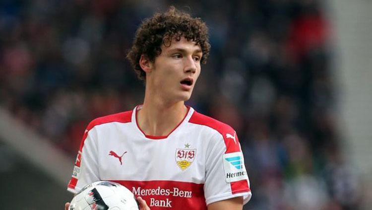Benjamin Pavard, pemain Stuttgart yang terancam degradasi ke Bundesliga 2 musim depan.