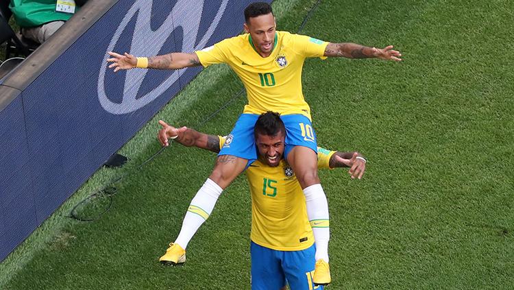 Neymar merayakan gol pembuka yang dicetaknya ke gawang Meksiko. Copyright: INDOSPORT