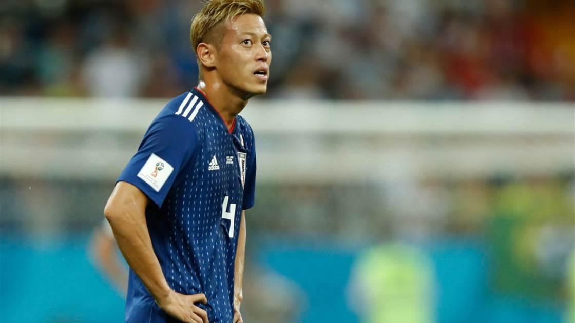 Eks gelandang Timnas Jepang, Keisuke Honda, menjadi pemain sepak bola pertama yang sukses mencetak gol di lima benua. - INDOSPORT