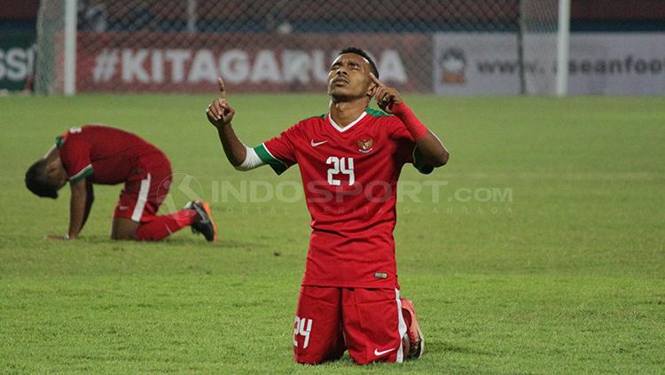 Ekspresi rasa syukur Todd Rivaldo Ferre usai cetak gol, Kamis (05/07/18). - INDOSPORT