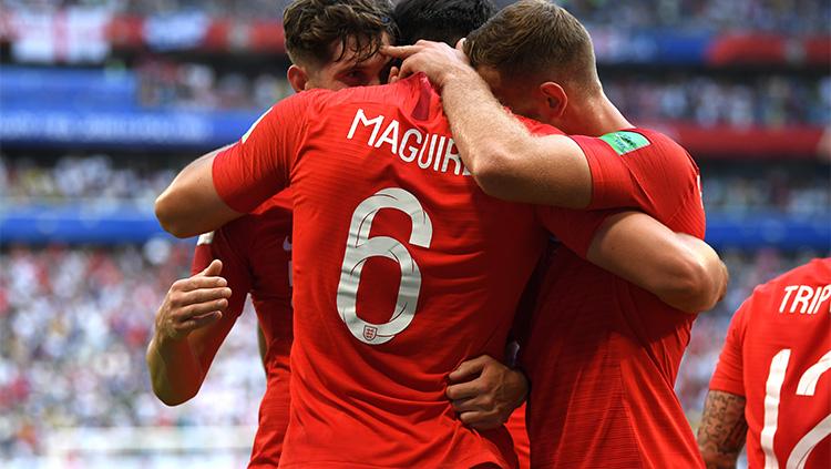 Selebrasi pemain Inggris atas gol pertama. - INDOSPORT