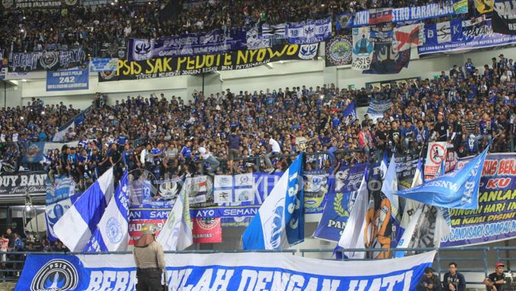 Stadion GBLA tampak dipenuhi Bobotoh di laga Persib vs PSIS.