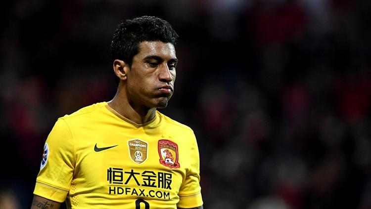 Paulinho saat berseragam Guangzhou Evergrande tahun 2016.