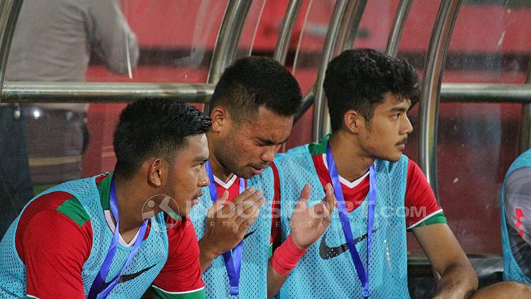 Sadil Ramdani khusuyuk berdoa sebelum laga lawan Vietnam U-19, Sabtu (7/7/18). Copyright: Fitra Herdian/Indosport