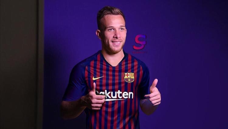 Pemain baru Barcelona, Arthur Melo. - INDOSPORT