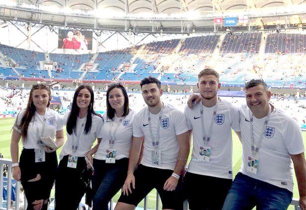 Keluarga Harry Maguire saat nonton Piala Dunia 2018 di Rusia Copyright: Mirror UK