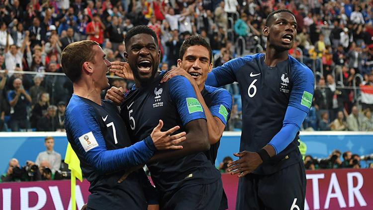 Samuel Umtiti saat merayakan gol ke gawang Belgia.