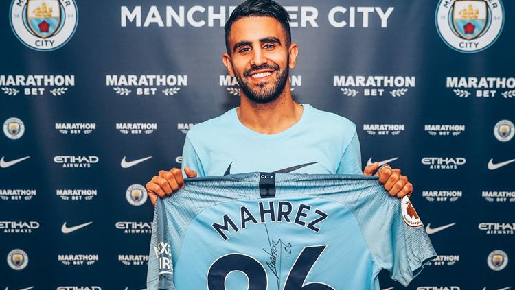 Riyad Mahrez resmi pindah klub dari Leicester City menuju Man City. Copyright: mancity/Twitter