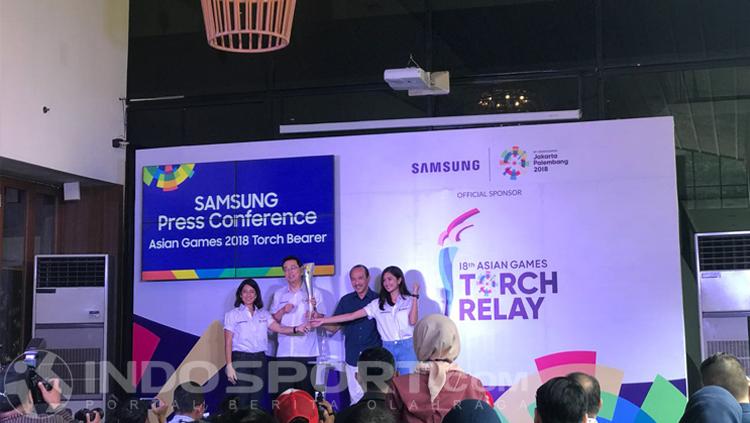 Dian Sastro dan Mikha Tambayong akan menjadi pemanis di Asian Games 2018. Copyright: Zainal Hasan/INDOSPORT