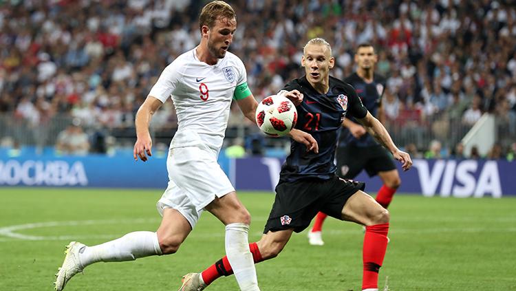 Harry Kane berada dalam bayang-bayang penjagaan Vida.
