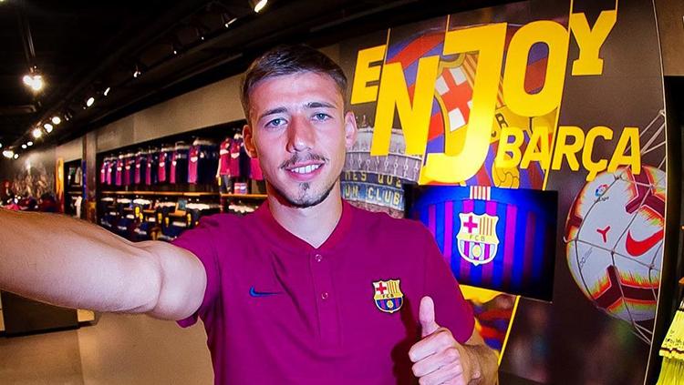 Barcelona resmi mendapatkan jasa bek asal Prancis, Clement Lenglet. Los Cules menebus Lenglet dari Sevilla dengan nilai transfer yang mencapai 35,9 juta euro (Rp 602 miliar). - INDOSPORT
