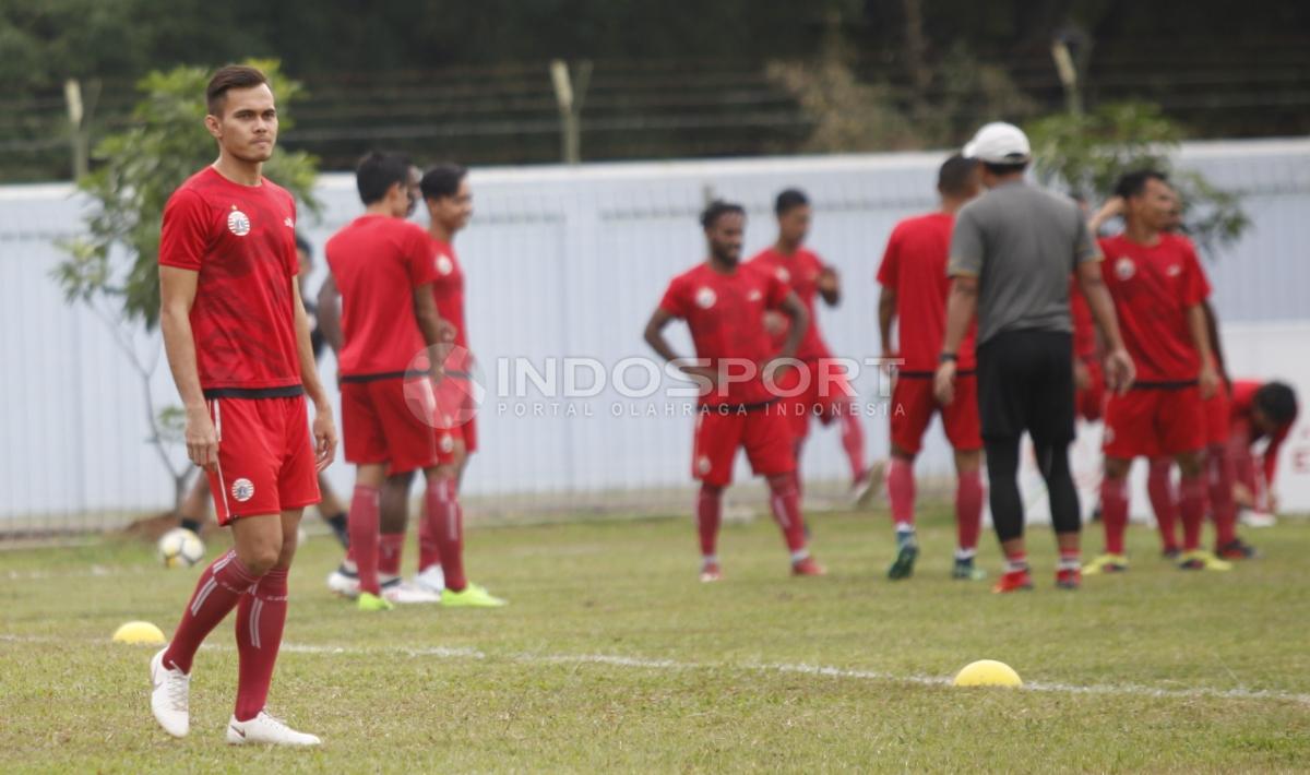 Rezaldi Hehanusa saat memasuki Lapangan PS AU, TNI AU, Halim, Kamis (13/07/18). Copyright: Herry Ibrahim/INDOSPORT